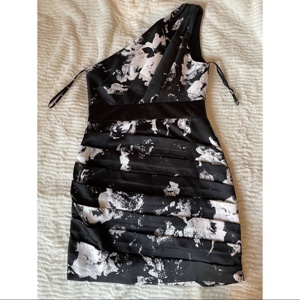 Black and white cocktail prom dress